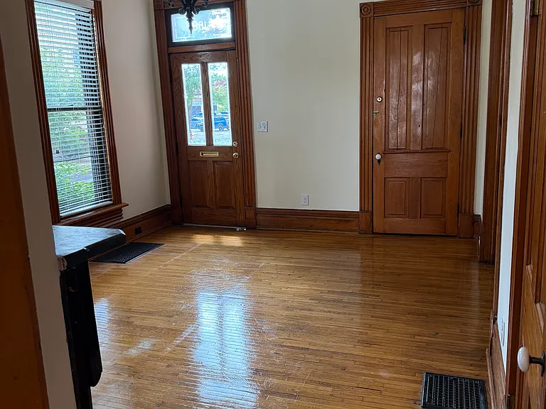 168 Warren St — Photo 4