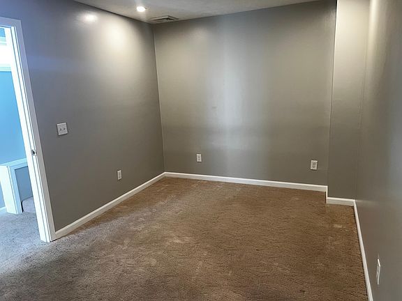 3rd image of 417 Bronson St APT C