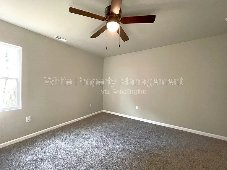 706 Hillside St — Photo 14