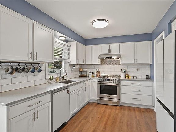 2nd image of 5141 Juniata St