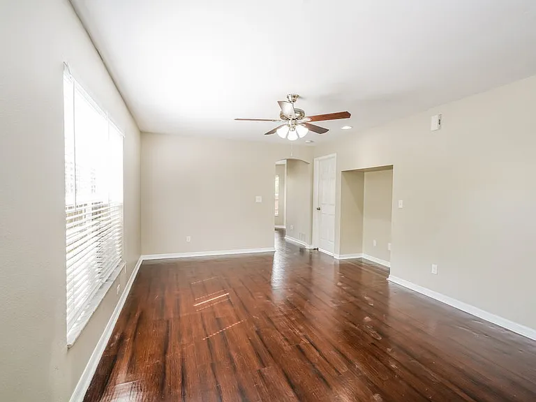 6023 Sand Key Ln — Photo 4