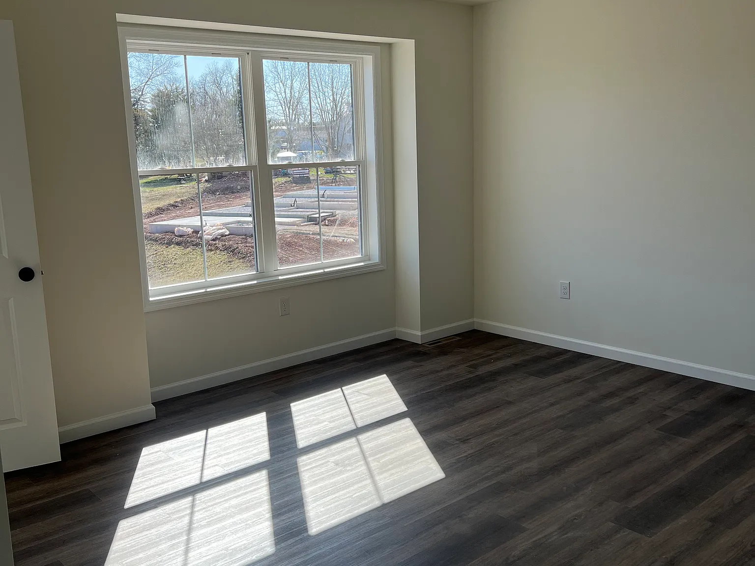 3 bed, 2.5 bath, 1650 sqft, $2,250 — Photo 4