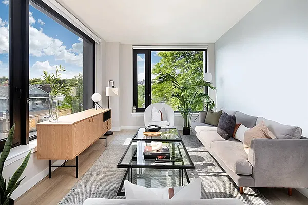 Living room, photo 2