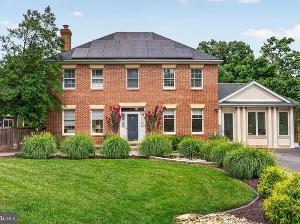 5967 Wilton Rd, Alexandria, VA 22310