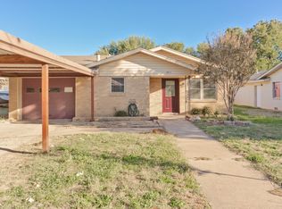 1811 Carpenter St, Bridgeport, TX 76426