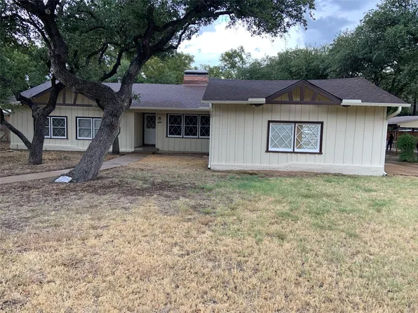 4100 Oakdale Dr, Brownwood, TX 76801