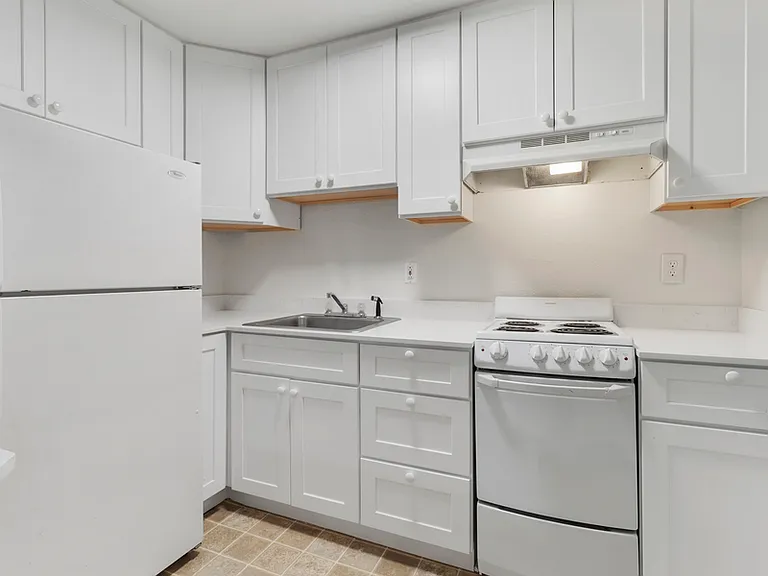 Kensington Apartments — Photo 19