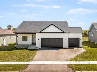 8557 Blue River Rd, Rockford, IL 61107
