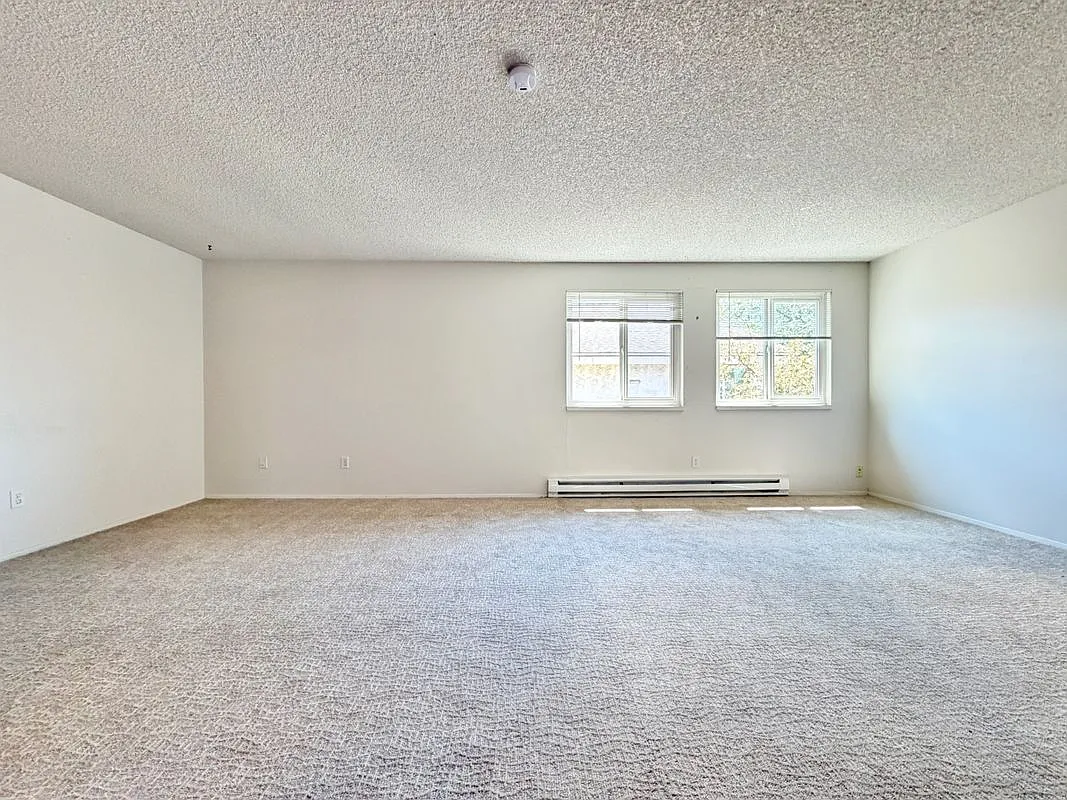 2 bed, 1.0 bath, 884 sqft, $1,525 — Photo 3