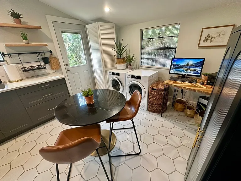 1282 Ingleside Ave — Photo 14