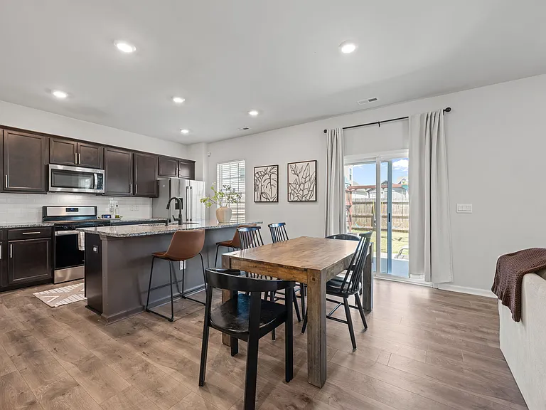 1009 Chiles Dr — Photo 32