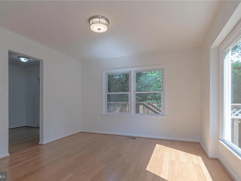 6120 Old Brentford Ct — Photo 30