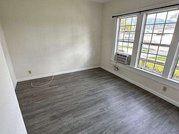 5th image of 735 N Los Robles Ave APT 2
