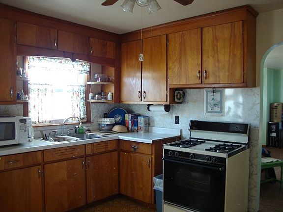 4th image of 311 S Berrien St