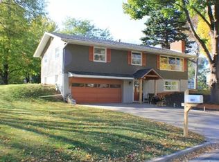 3057 Lydia Ct, Roseville, MN 55113