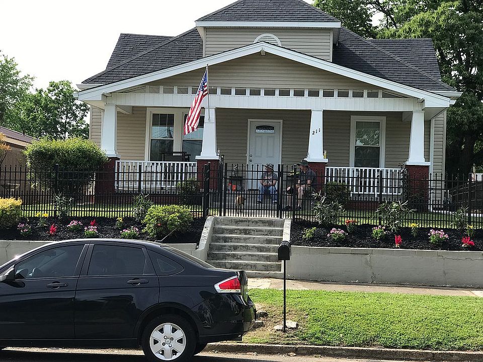 1st image of 211 E Springdale Ave