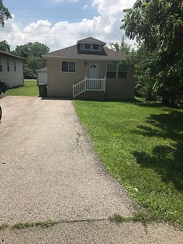 1st image of 9 W Hawthorne Dr