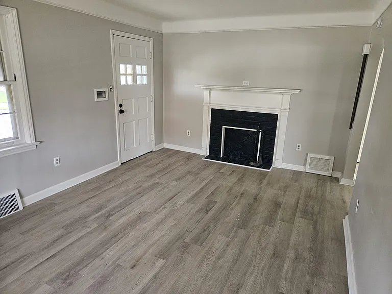 21301 Arbor Ave — Photo 5