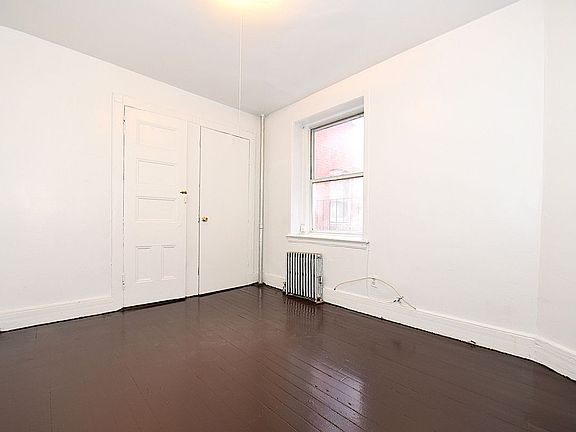 3rd image of 182 Franklin St APT 4E