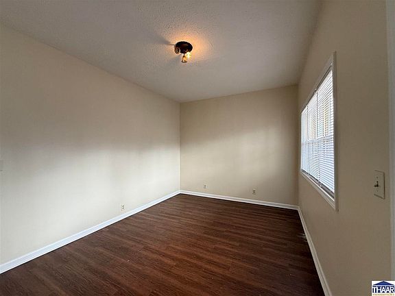 3rd image of 1510 2nd Ave