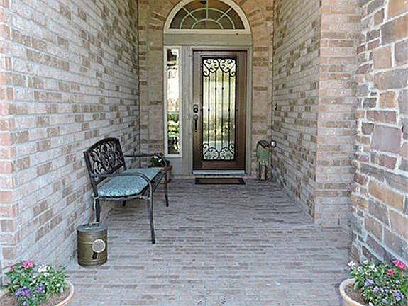 2nd image of 235 N Vershire Cir