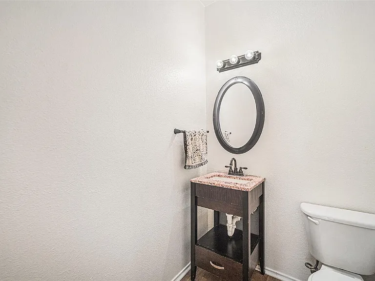 9600 Fox Hill Dr — Photo 13