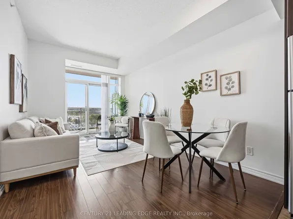 8323 Kennedy Rd #612, Markham, ON L3R 5W7