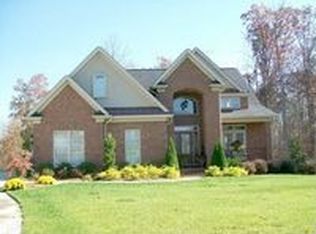 2016 Tomshire Dr, Gastonia, NC 28056