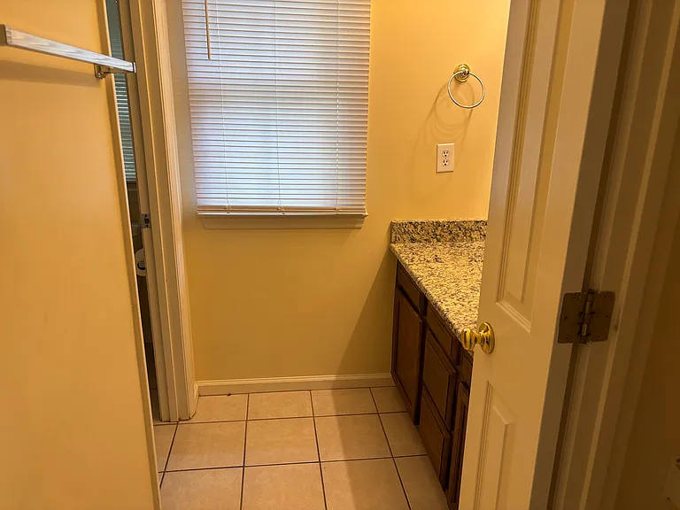 12 Bridgeport Dr — Photo 24