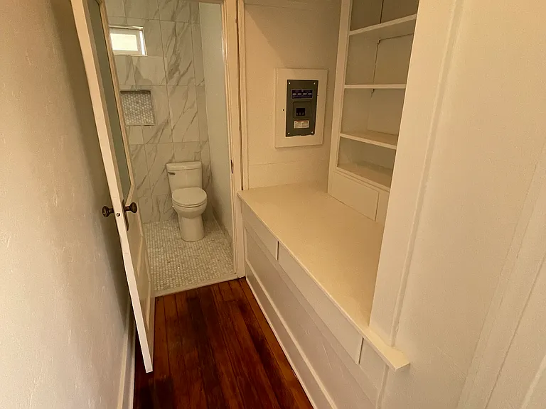 1066 Robinson Ave #1 — Photo 17