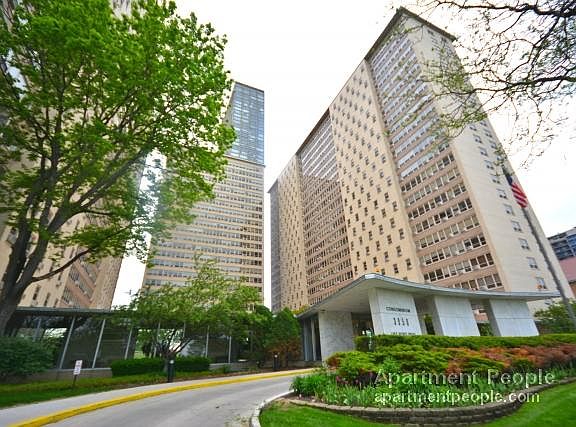 5th image of 3950 N Lake Shore Dr APT 1821D
