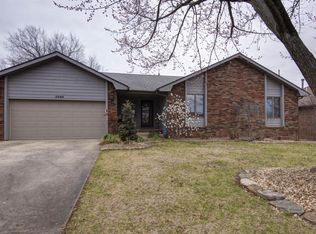 3940 S Belvedere Ct, Springfield, MO 65807