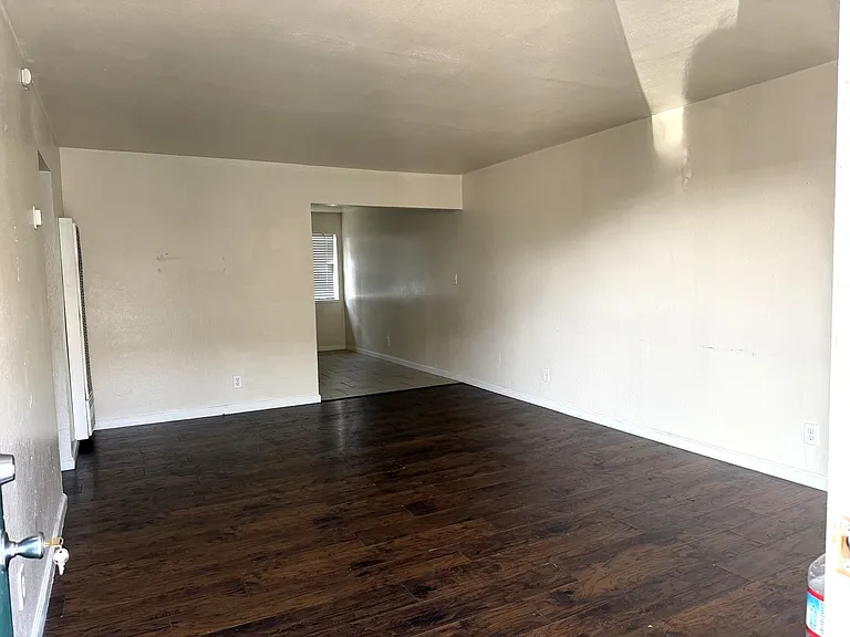 1116 W 5th St #3 — Photo 1