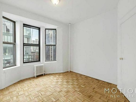 5th image of 1264 Lexington Ave APT 5SE