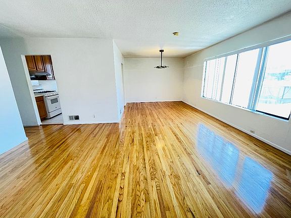 3rd image of 68 Southdale Ave