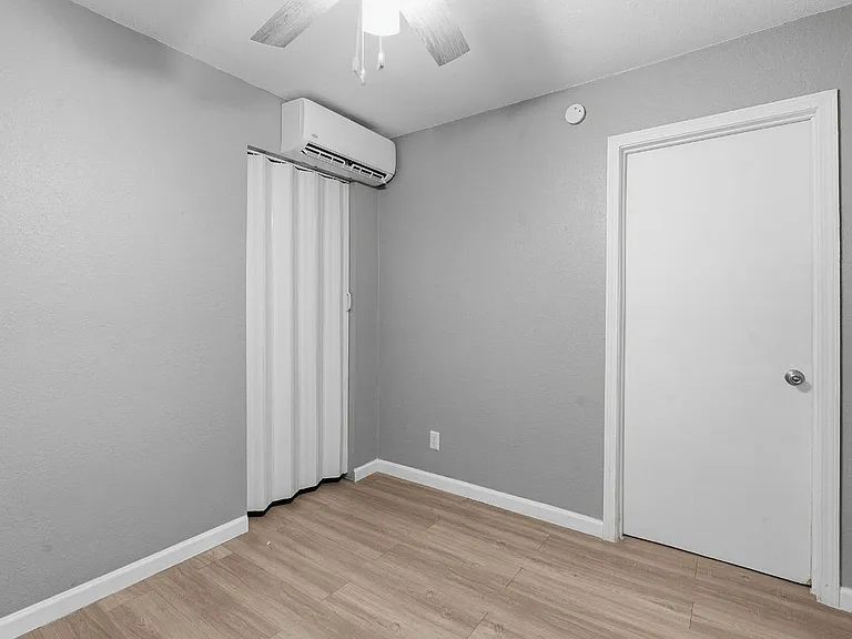 2910 Medical Arts St #103B — Photo 9