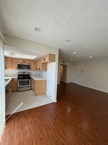 1165 Spazier Ave #104 Photo 1