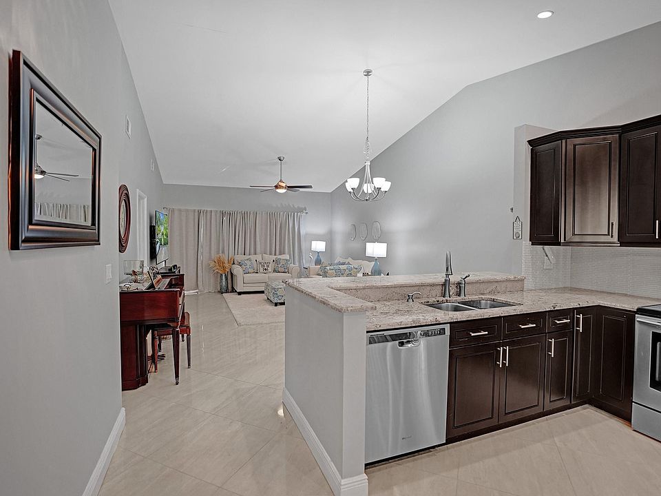 1st image of 5009 E Lakes Drive #5009