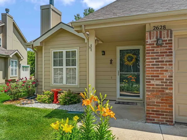 2628 Sawgrass Dr, Lawrence, KS 66047