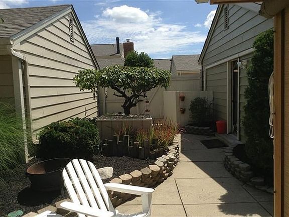 2nd image of 7706 Patrick Henry Ln