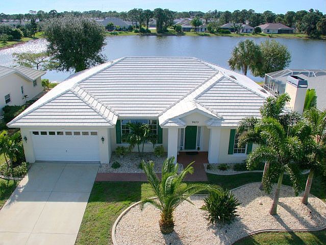 Beautiful Lake Location