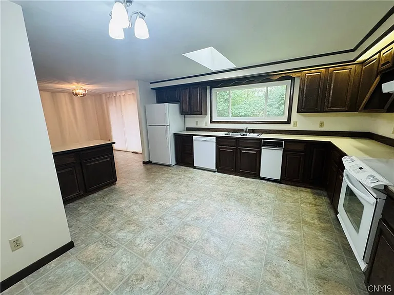 5336 Caughdenoy Rd — Photo 7