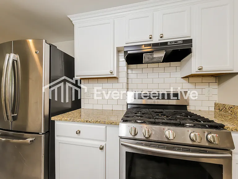 205 Lillie Dr — Photo 5