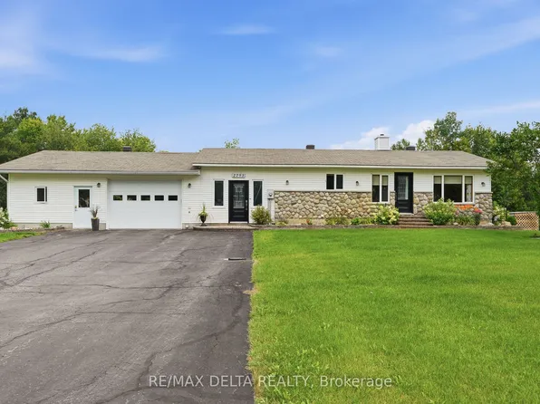 2793 Gagne Rd, Clarence Rockland, ON K0A 2A0