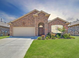313 Oakbluff Dr, Denton, TX 76210