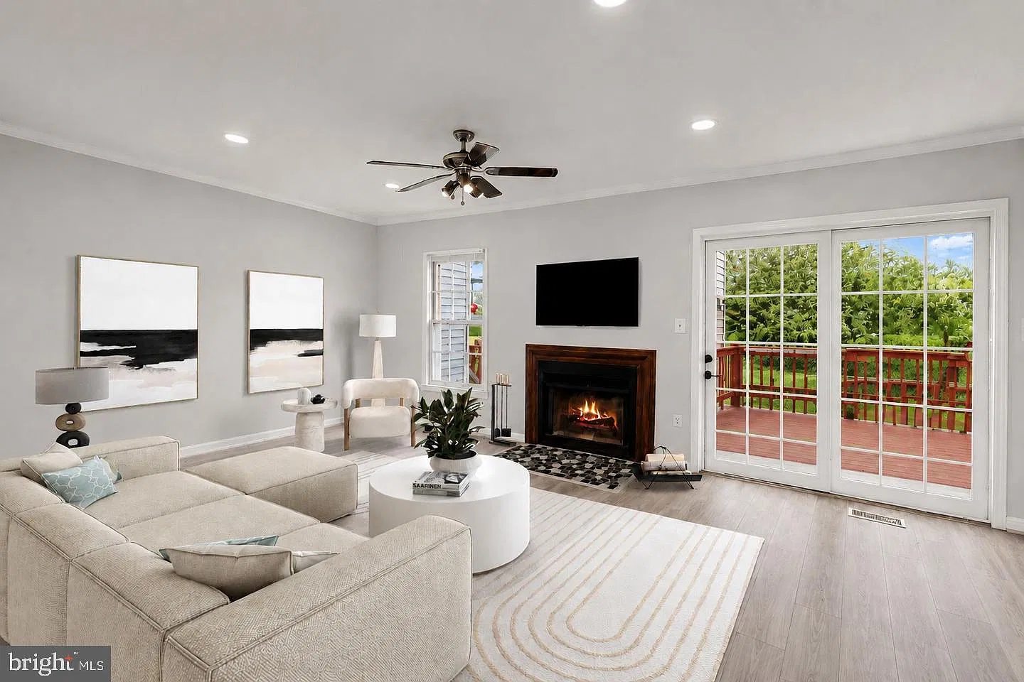 4 bed, 3.5 bath, 2150 sqft, $3,000 — Photo 2