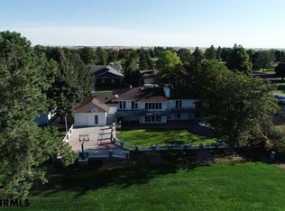 1126 Meadowlark Dr, Scottsbluff, NE 69361