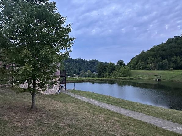 300 Old Ratliff Rd, Hagerhill, KY 41222