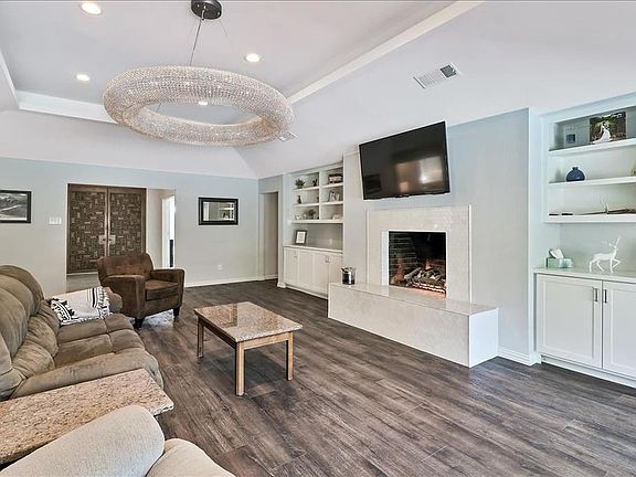 2nd image of 6525 Meadowcreek Dr