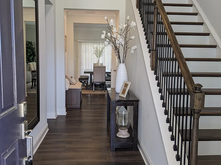 325 Ivy Arbor Way — Photo 4